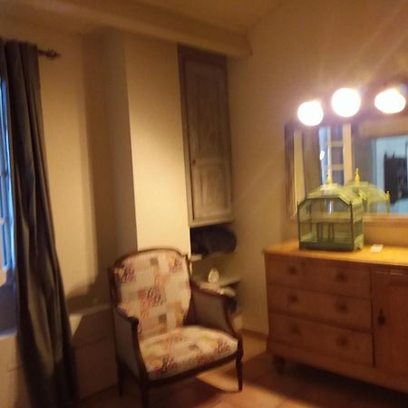 Chambre pour 2 personnes avec salle de bain privée Tourves Extérieur photo