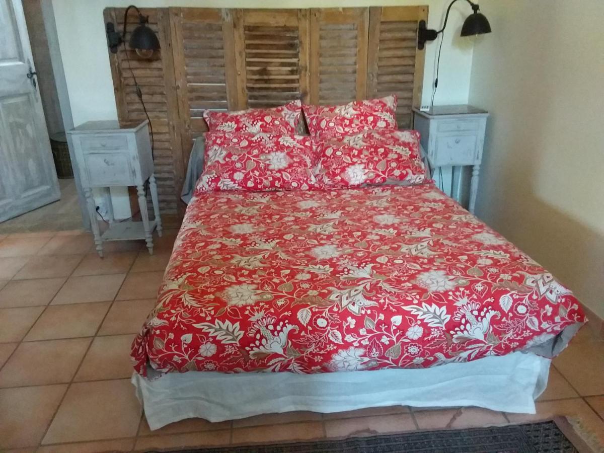 Chambre pour 2 personnes avec salle de bain privée Tourves Extérieur photo