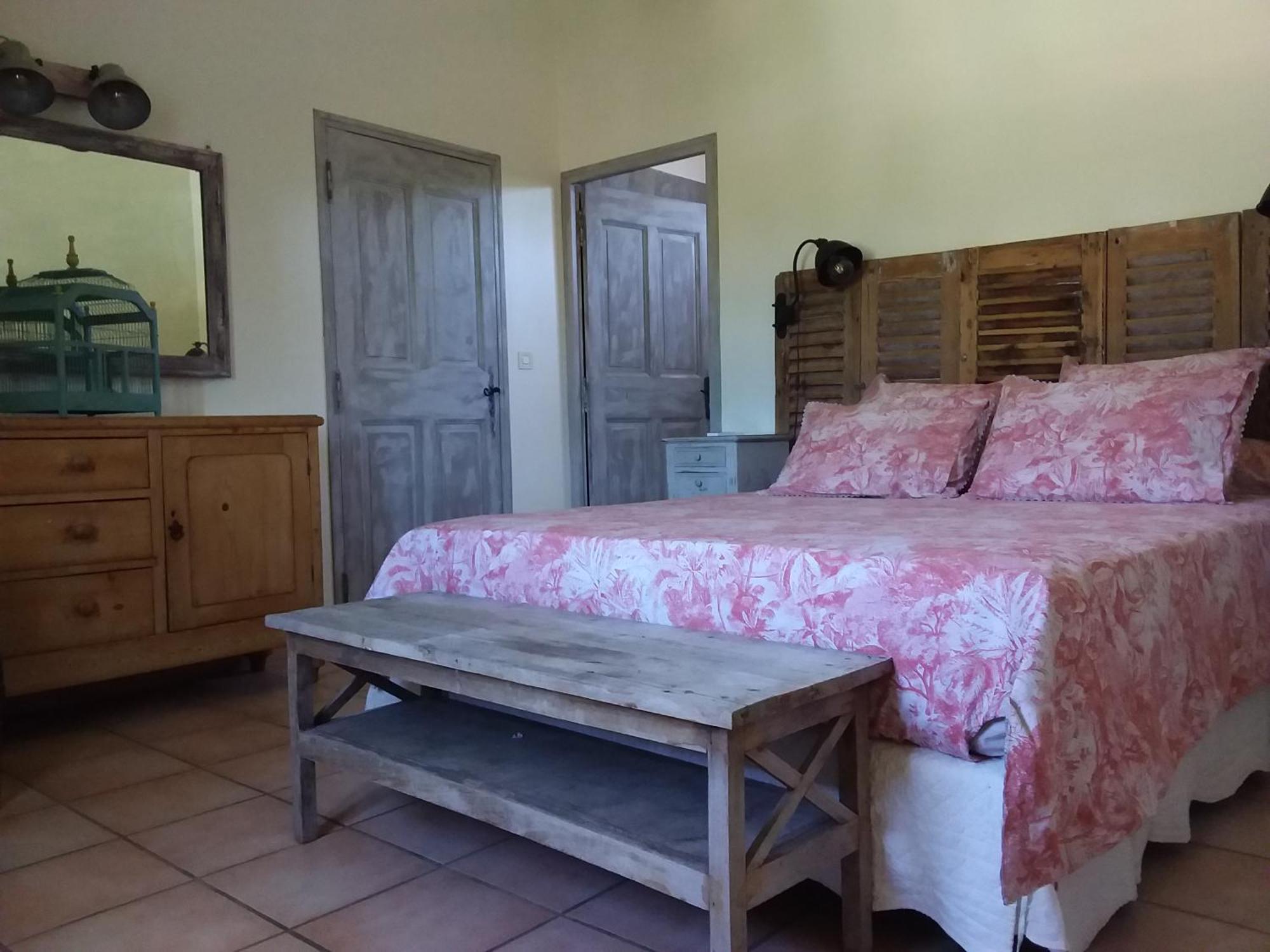 Chambre pour 2 personnes avec salle de bain privée Tourves Extérieur photo