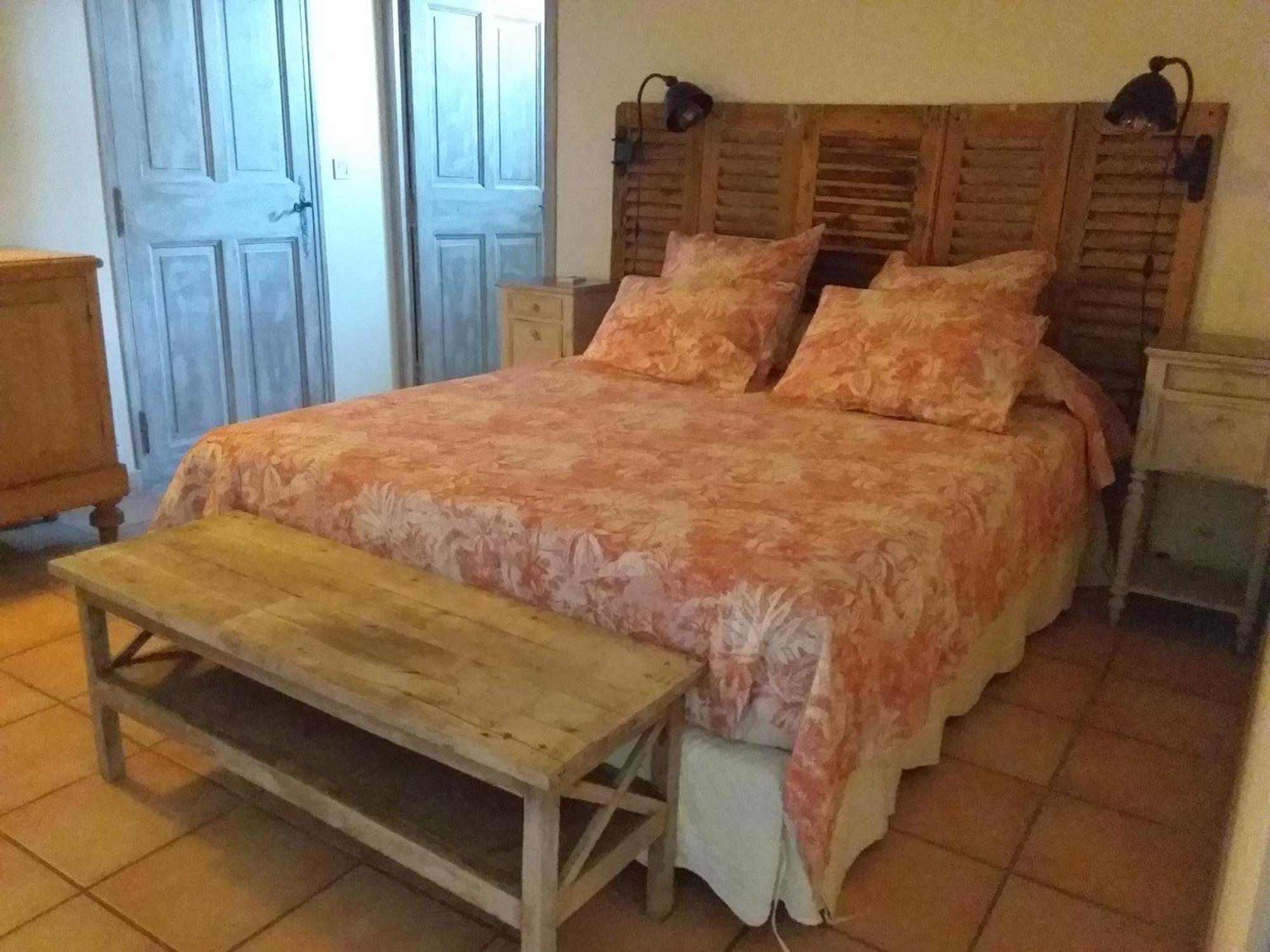 Chambre pour 2 personnes avec salle de bain privée Tourves Extérieur photo